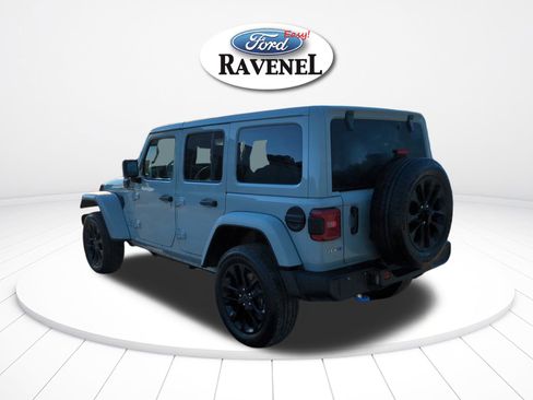 Used 2024 Jeep Wrangler Sahara image 6