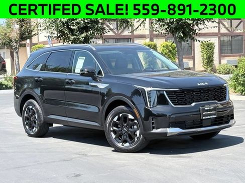 Certified 2025 Kia Sorento S AWD/4WD image 2