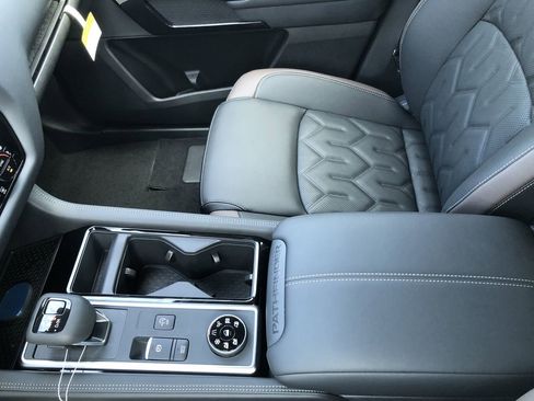 New 2026 Nissan Pathfinder Platinum image 27