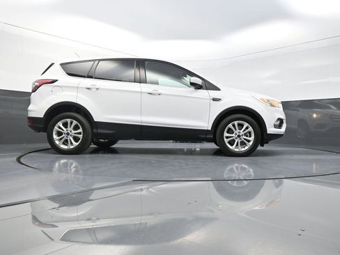 Used 2017 Ford Escape SE AWD/4WD image 30