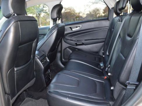 Used 2019 Ford Edge Titanium image 20