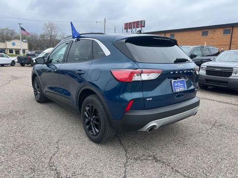 Certified 2020 Ford Escape SE image 6