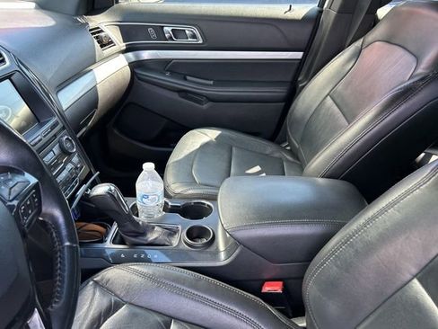 Used 2017 Ford Explorer XLT w/ Equipment Group 202A image 20