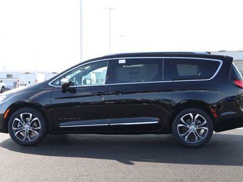 New 2026 Chrysler Pacifica Pinnacle AWD/4WD image 3