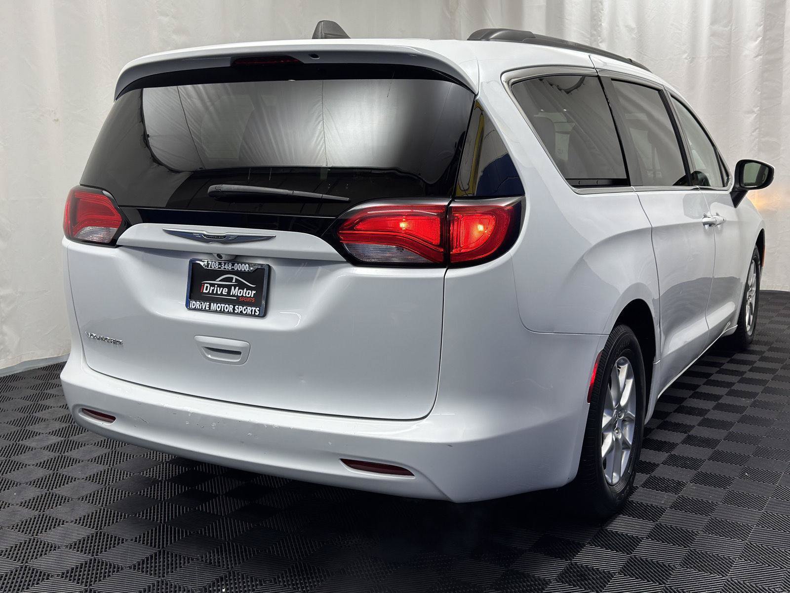 Used 2021 Chrysler Voyager Lxi FWD image 7