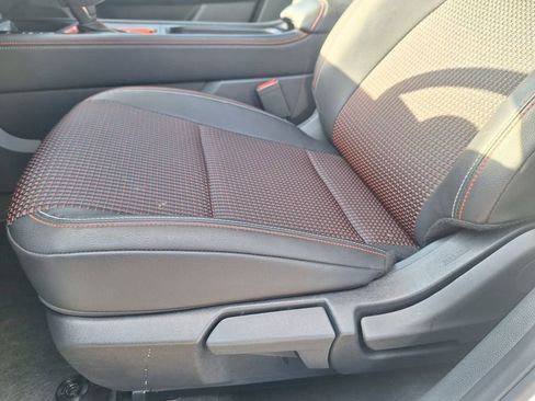 Used 2025 Nissan Kicks SR image 9