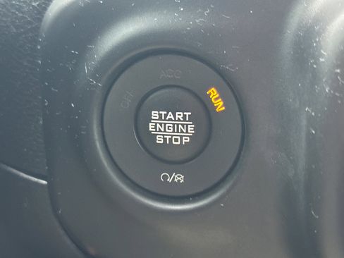 Used 2020 Jeep Wrangler Sport image 22