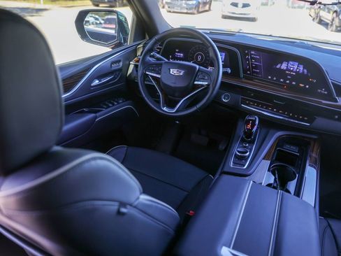 Used 2022 Cadillac Escalade Premium Luxury image 29