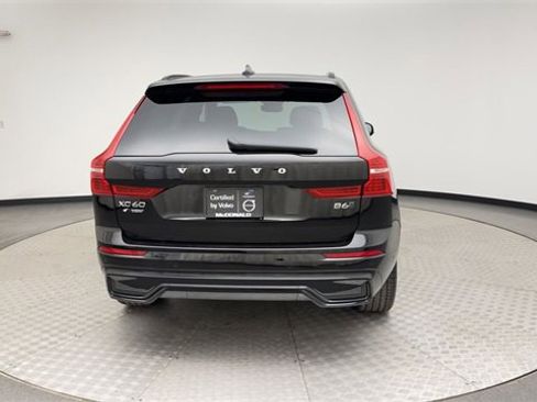 Certified 2023 Volvo XC60 B6 Ultimate w/ Climate Package image 3