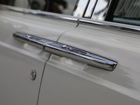 Used 2011 Rolls-Royce Phantom Sedan RWD image 50