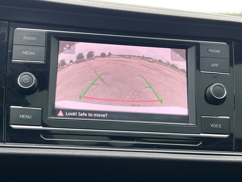 Used 2023 Volkswagen Jetta SE FWD image 8