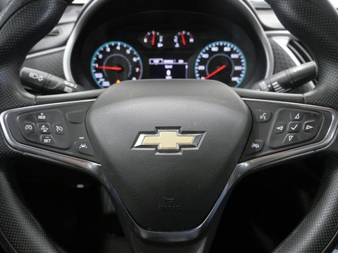 Used 2025 Chevrolet Malibu LT FWD image 16