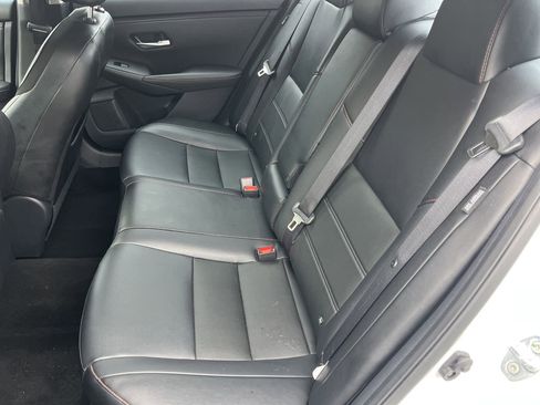 Used 2024 Nissan Sentra SR w/ SR Premium Package image 17