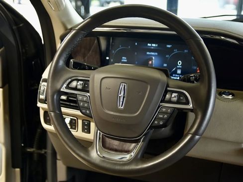 Used 2023 Lincoln Navigator Reserve AWD/4WD image 19