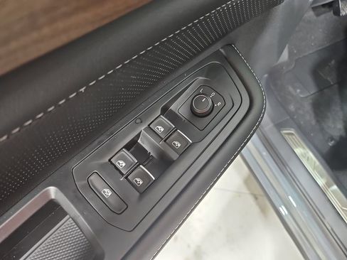 New 2026 Volkswagen Atlas SE image 11