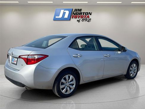 Used 2016 Toyota Corolla LE image 5