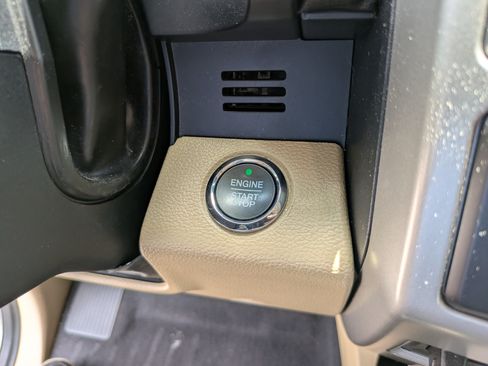 Used 2021 Ford F250 Lariat w/ Lariat Ultimate Package AWD/4WD image 26