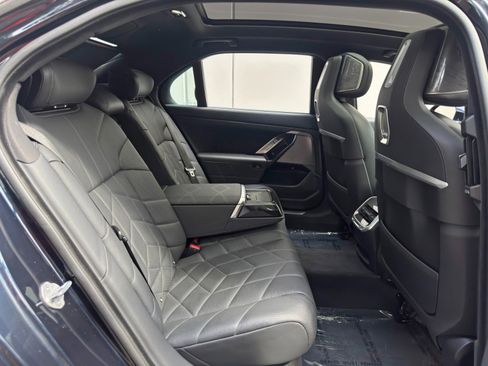 Used 2024 BMW i7 eDrive50 w/ M Sport Package RWD image 52