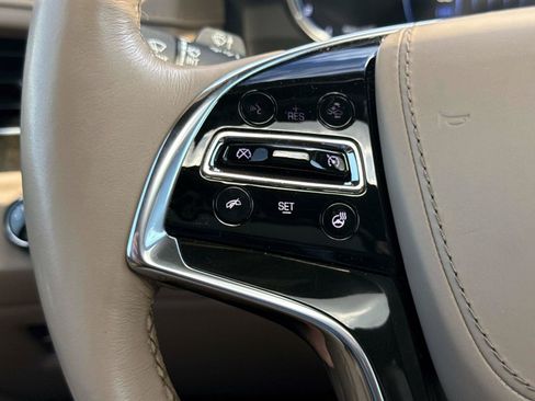Used 2019 Cadillac Escalade Platinum RWD image 32