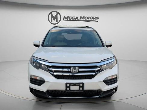 Used 2017 Honda Pilot Touring image 12