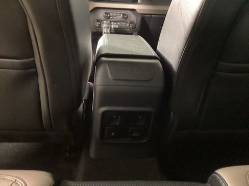 Certified 2024 Ford Bronco Wildtrak AWD/4WD image 31
