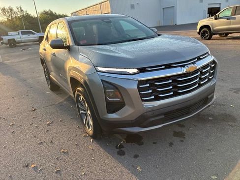Used 2026 Chevrolet Equinox LT AWD/4WD image 5