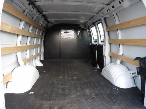 Used 2024 Chevrolet Express 2500 w/ Driver Convenience Package RWD image 9