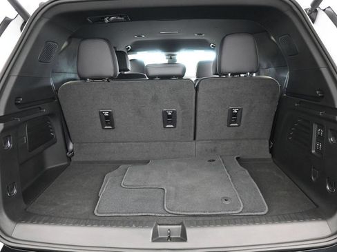 Used 2025 Chevrolet Traverse High Country FWD image 42