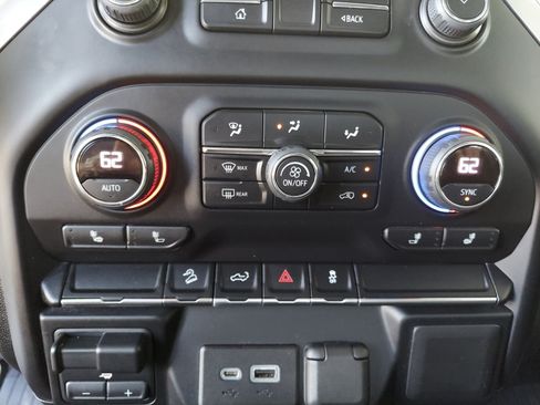 Used 2022 Chevrolet Silverado 2500 LT w/ Convenience Package AWD/4WD image 17