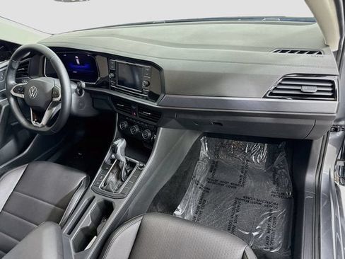 Used 2023 Volkswagen Jetta SE w/ Panoramic Sunroof Package FWD image 28