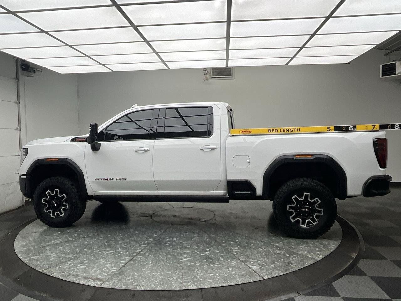 Used 2024 GMC Sierra 2500 AT4X AWD/4WD image 7