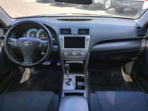 Used 2010 Toyota Camry SE FWD image 8