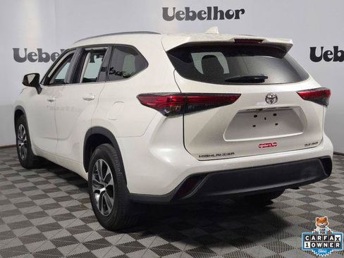 Certified 2021 Toyota Highlander XLE AWD/4WD image 5
