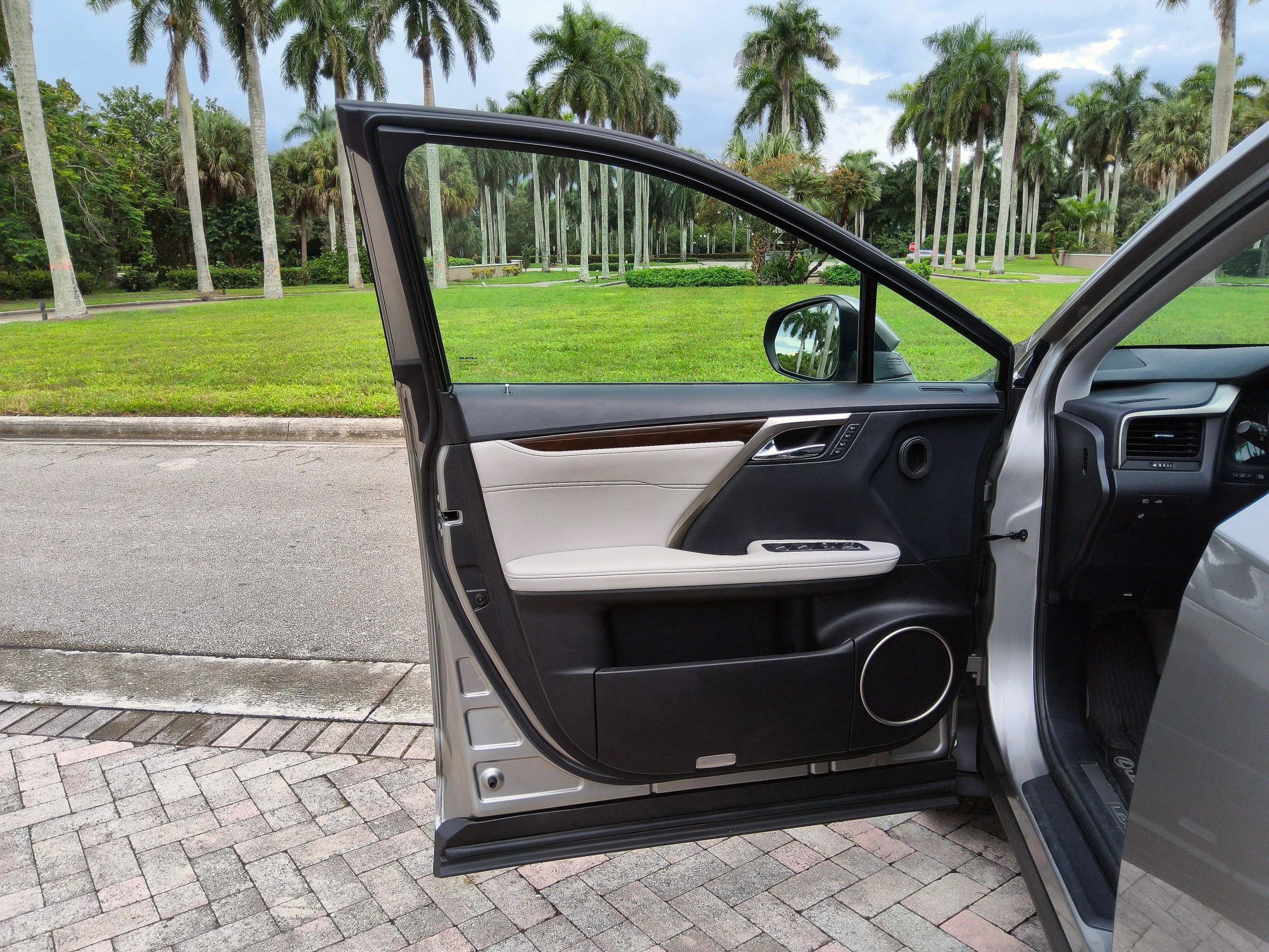 Used 2019 Lexus RX 350 AWD w/ Navigation Package image 23