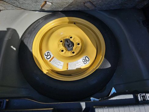 Used 2011 Suzuki SX4 Premium image 21