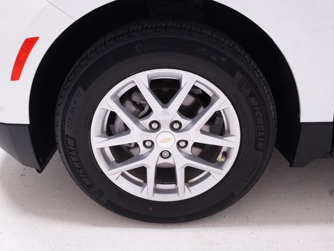 Used 2023 Chevrolet Equinox LS w/ Driver Confidence II Package FWD image 11