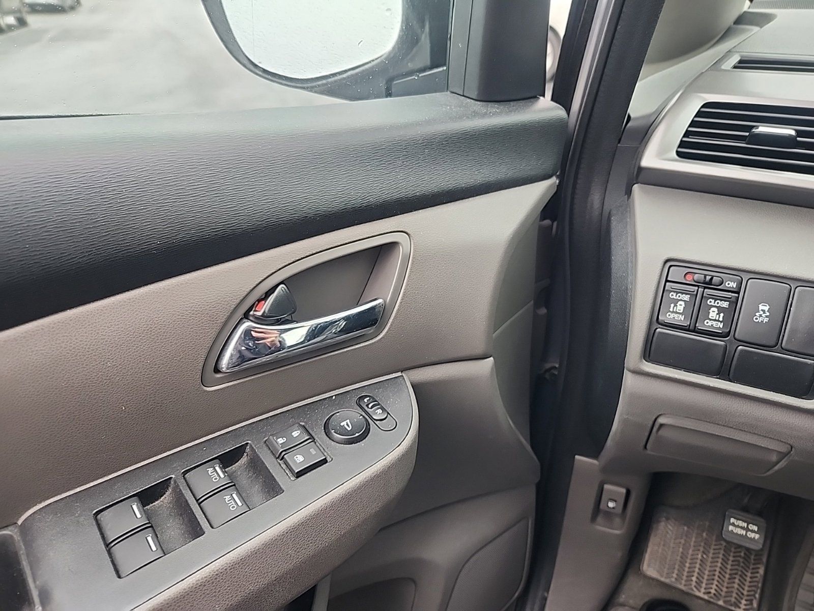Used 2016 Honda Odyssey SE image 13