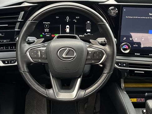 Used 2025 Lexus RX 450h AWD w/ Luxury Package image 16