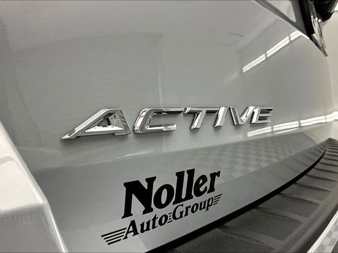 New 2026 Ford Explorer Active w/ Active Comfort Package image 9