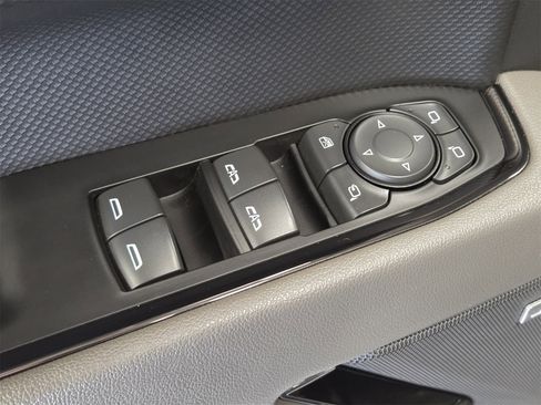 Used 2022 Chevrolet Silverado 1500 ZR2 w/ Technology Package image 13