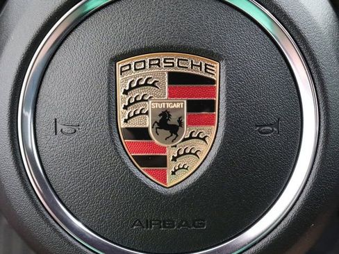 Used 2025 Porsche Macan image 43