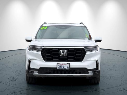 Used 2024 Honda Pilot Touring image 9
