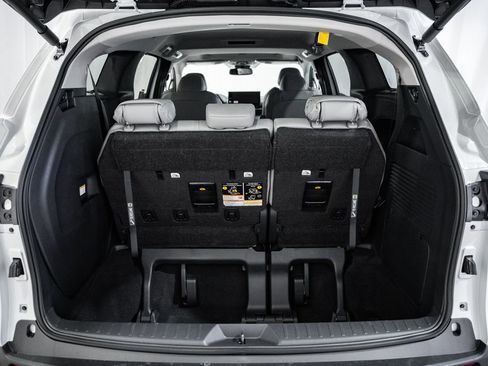 New 2026 Toyota Sienna XLE image 10