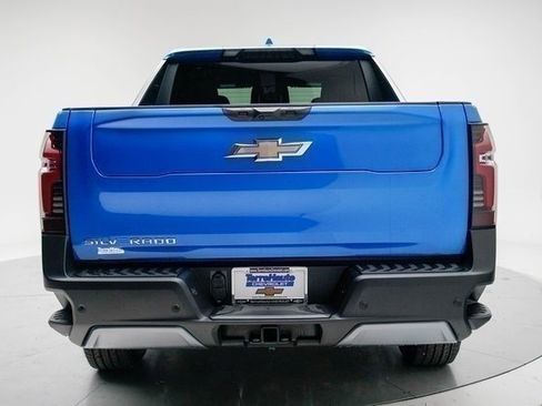 New 2025 Chevrolet Silverado EV LT image 5