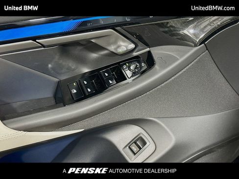 Used 2025 BMW i5 M60 w/ Premium Package image 3