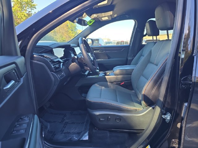 Used 2025 GMC Acadia AT4 AWD/4WD image 13