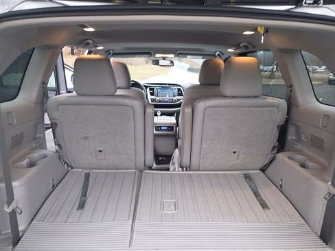 Used 2016 Toyota Highlander Limited image 5