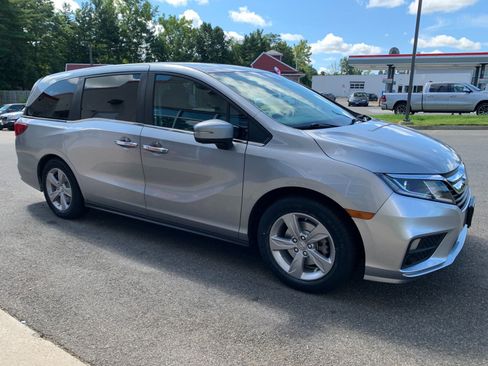 Used 2019 Honda Odyssey EX image 3