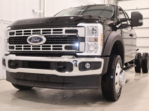 New 2026 Ford F550 4x4 Supercab Super Duty w/ XLT Value Package image 4