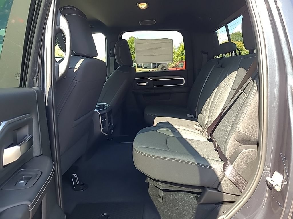 New 2026 RAM 2500 Big Horn AWD/4WD image 15